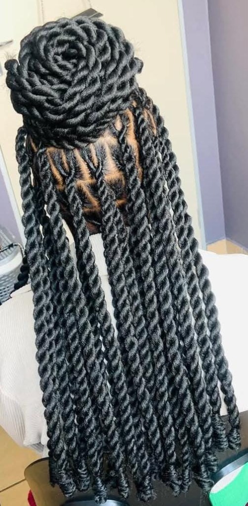 Intricate braiding style